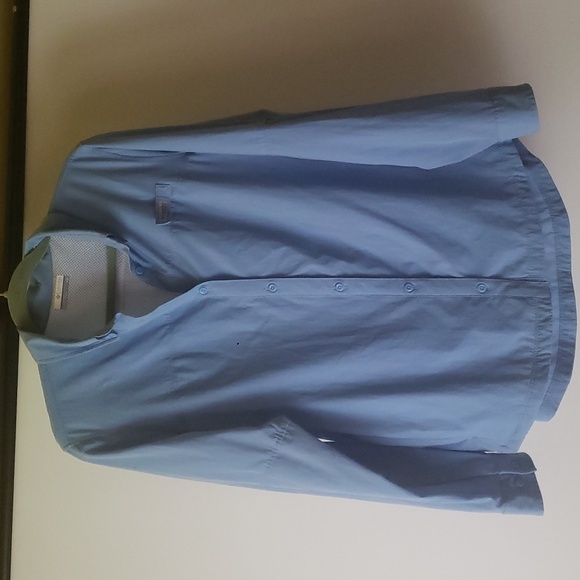 Columbia Other - Columbia Omni Shape boys Fishers Button down Shirt Size Large Lt Blue